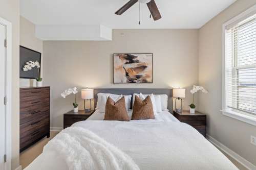 S Bed Summit House 208