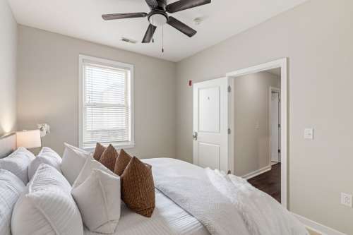 S Bed Summit House 221