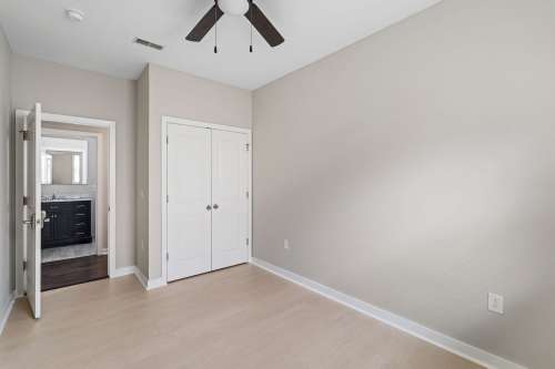 S Bed Summit House 206