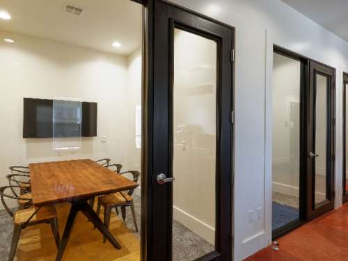 idaho-state-Apartment-Building-18686160