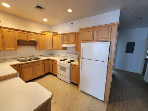 S Bed Plaza East Apartments & Townhouses 2