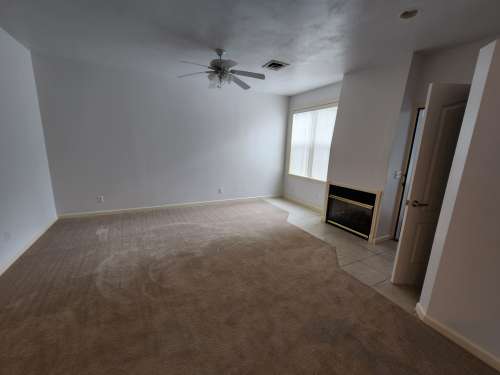 S Bed Plaza East Apartments & Townhouses 4