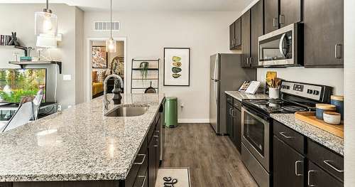 csu-University-Apartment-18669858