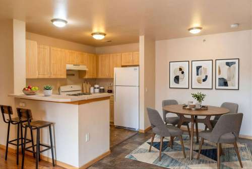 madison-Apartment-Building-18661822