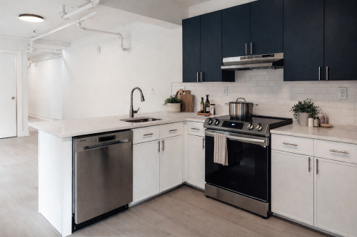 upenn-Apartment-Building-18693674