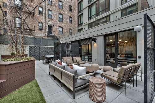 S Bed Monarch Heights Apartments 39