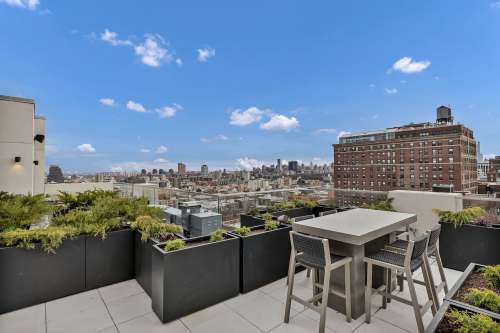 S Bed Monarch Heights Apartments 47