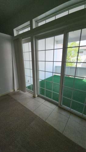 S Bed Plaza East Apartments & Townhouses 5