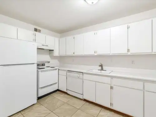 BAKER-COLLEGE-Apartment-Building-18215191.webp