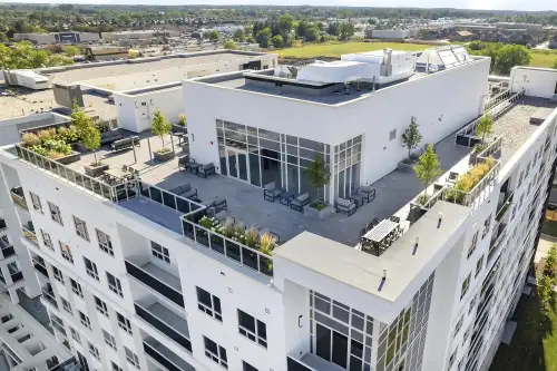 MCMASTER-Apartment-Building-18004292.webp