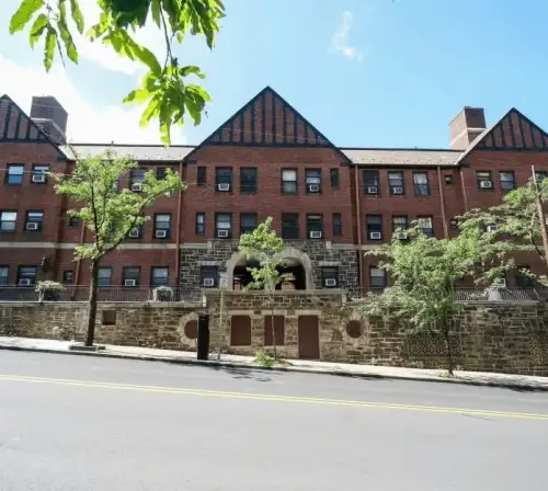 Pennsylvania Apartments Exterior 2_1-697x625-291_0-1517_1361 copy