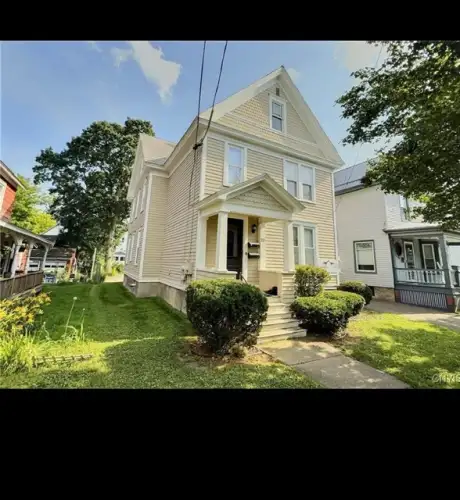 2026-04/SUNY-CORTLAND-Apartment-Building-18198461.webp