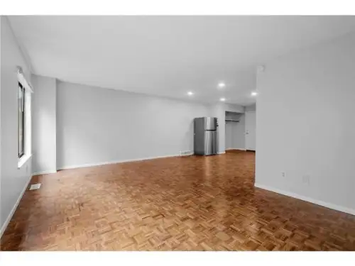 2026-04/UNIVERSITY-OF-MINNESOTA-Apartment-Building-18269220.webp