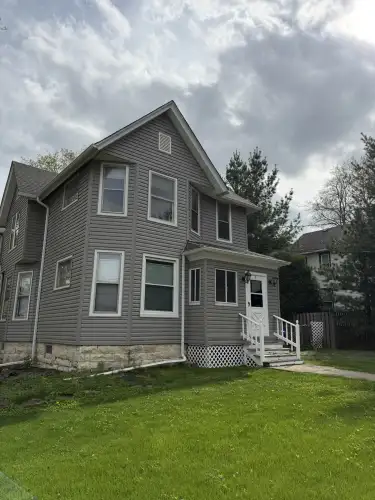 2026-04/WHEATON-COLLEGE-Apartment-Building-18582924.webp