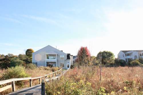 S Bed Plaza East Apartments & Townhouses 1