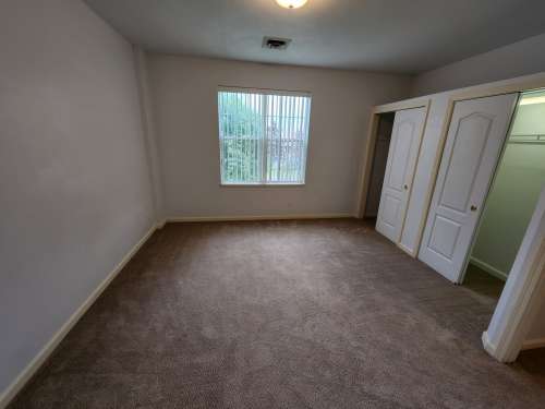 S Bed Plaza East Apartments & Townhouses 7