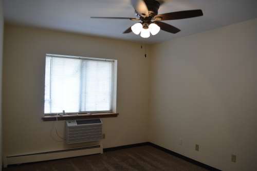 msoe-Apartment-Building-18661716