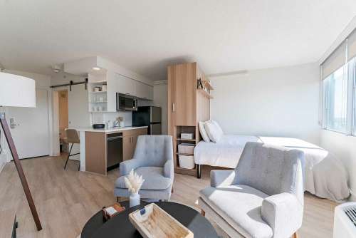 syracuse-Apartment-Building-18714469