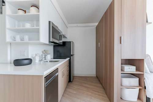 syracuse-Apartment-Building-18714470