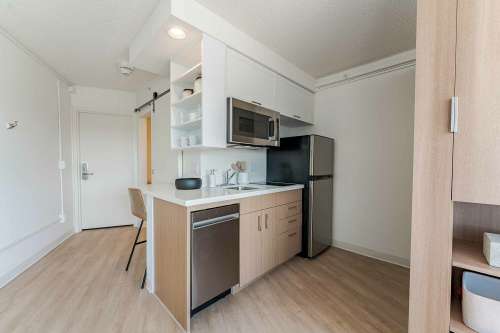 syracuse-Apartment-Building-18714471