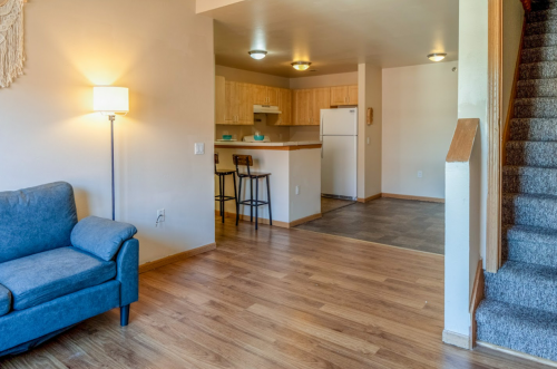 madison-Apartment-Building-18716755