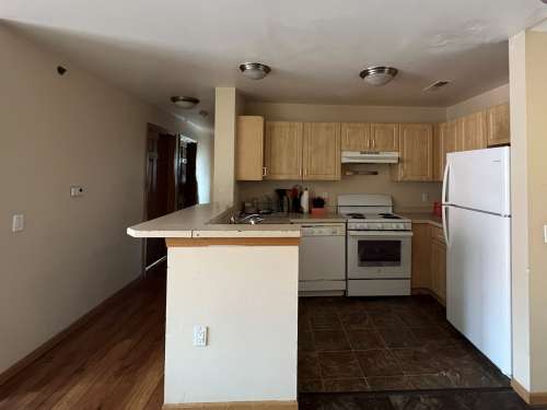 madison-Apartment-Building-18716763