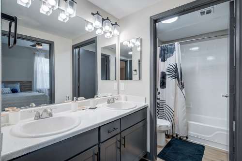 asu-Apartment-Building-18726358