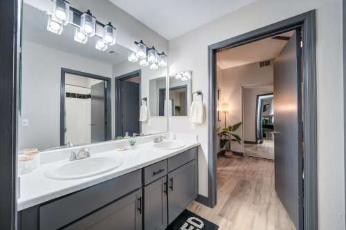 asu-Apartment-Building-18726359
