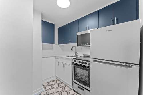 upenn-Apartment-Building-18726431