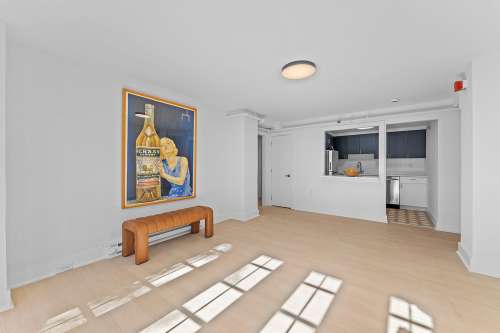 upenn-Apartment-Building-18726433