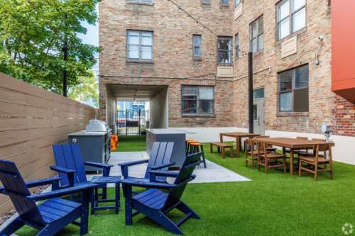syracuse-Apartment-Building-18711242