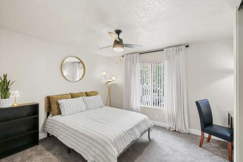 uc-davis-Apartment-Building-18730135