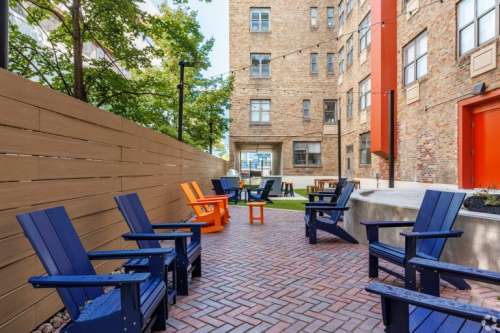 syracuse-Apartment-Building-18711239