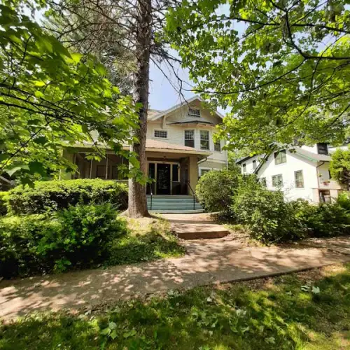 2026-05/CORNELL-Apartment-Building-18708598.webp
