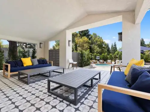2026-05/FRESNO-STATE-Apartment-Building-18688656.webp