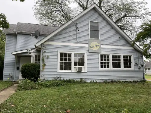 2026-05/MIAMI-UNIVERSITY-Apartment-Building-18698141.webp