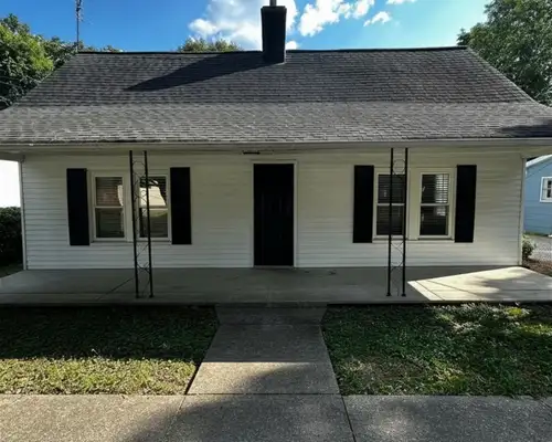 2026-05/MIDDLE-TENNESSEE-Apartment-Building-18714522.webp