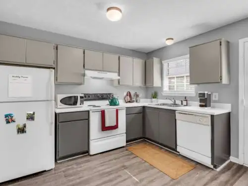 2026-05/MISSISSIPPI-STATE-Apartment-Building-18721187.webp
