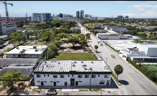 PALM-BEACH-Apartment-Building-18699497.webp