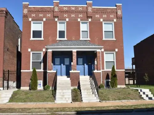 2026-05/SLU-Apartment-Building-18704293.webp