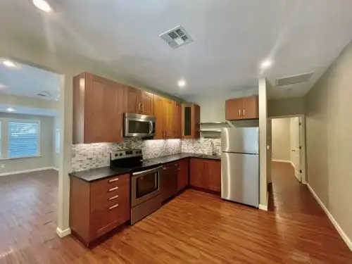 2026-05/TEXAS-STATE-Apartment-Building-18712269.webp