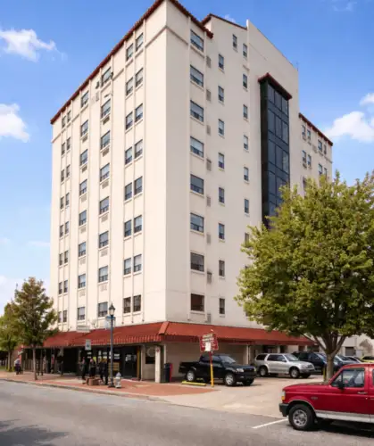 2026-05/UGA-Apartment-Building-18724261.webp