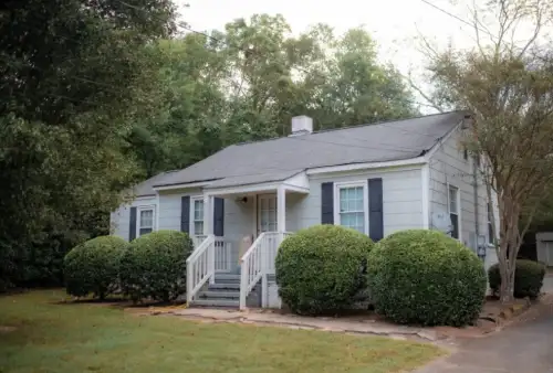 2026-05/UGA-Apartment-Building-18725883.webp