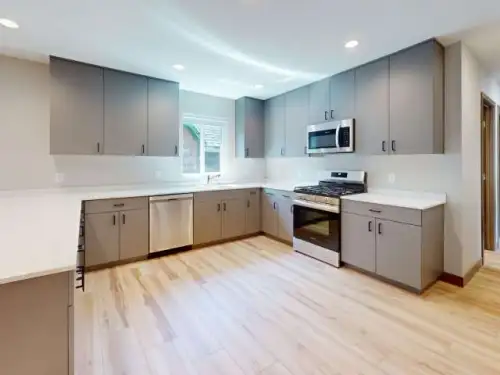 2026-05/UNIVERSITY-OF-MINNESOTA-Apartment-Building-18703937.webp