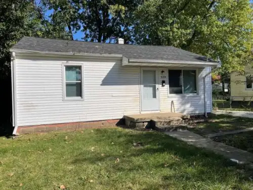 2026-05/URBANA-CHAMPAIGN-Apartment-Building-18703907.webp