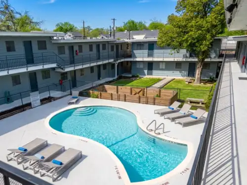 2026-05/UT-AUSTIN-Apartment-Building-18694604.webp