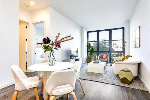 2026-05/UT-AUSTIN-Apartment-Building-18728220.webp