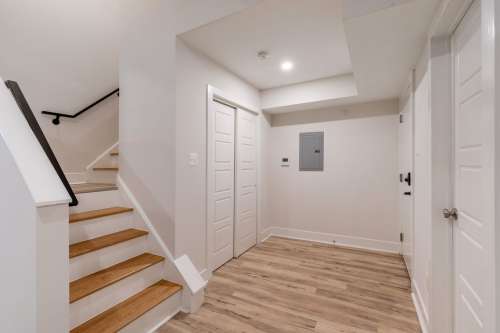 upenn-Apartment-Building-18713503