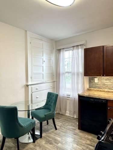 syracuse-Apartment-Building-18774683