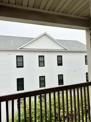 syracuse-Apartment-Building-18774689